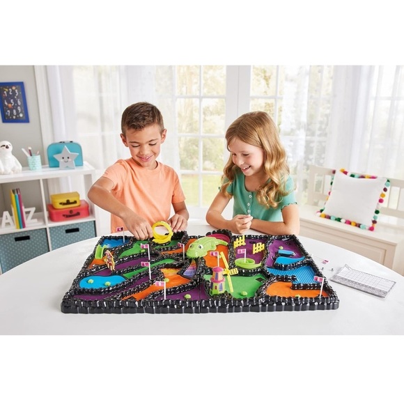 Arcade Mini Golf Interactive Tabletop Mini Golf Game 9 Holes & Moving Obstacles - Picture 2 of 16